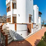 La Casa Bianca By Barbarhouse